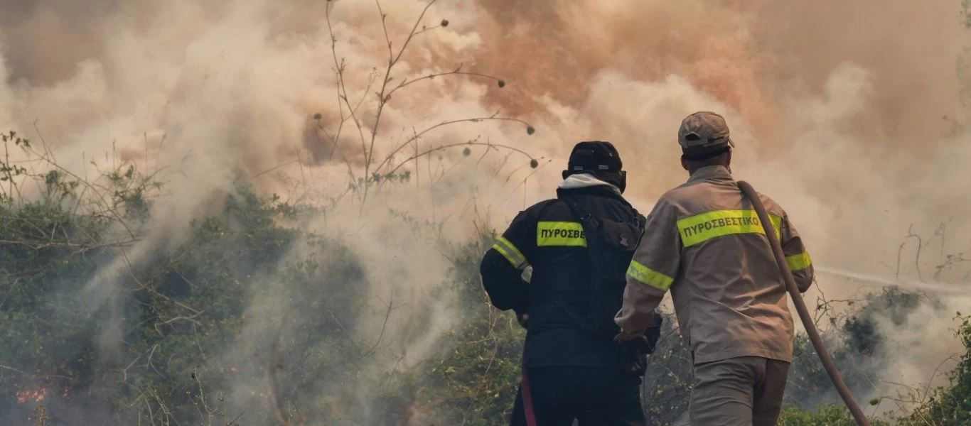 Φωτιά σε δασική έκταση στο Ναύπλιο - Επιχειρούν 30 πυροσβέστες